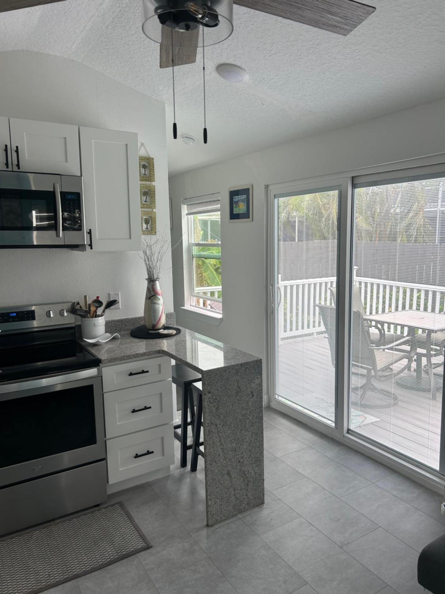 Perfect Getaway-Lovely Cottage House- Near Beaches Nokomis Buitenkant foto
