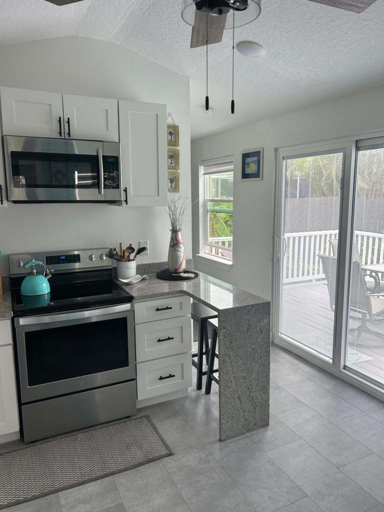 Perfect Getaway-Lovely Cottage House- Near Beaches Nokomis Buitenkant foto